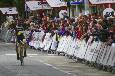 El francés Jonathan Hivert, del equipo Direct Energie, ganó el XXI Gran Premio Induráin, disputado en Navarra con un recorrido de 193 kilómetros, con salida y llegada en Estella.