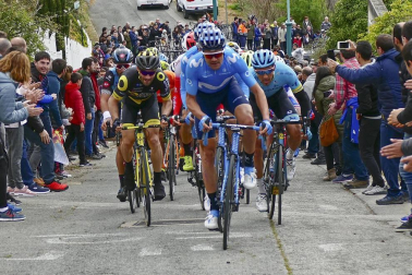 El francés Jonathan Hivert, del equipo Direct Energie, ganó el XXI Gran Premio Induráin, disputado en Navarra con un recorrido de 193 kilómetros, con salida y llegada en Estella.