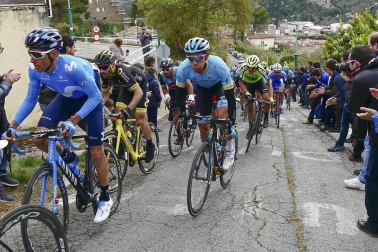 El francés Jonathan Hivert, del equipo Direct Energie, ganó el XXI Gran Premio Induráin, disputado en Navarra con un recorrido de 193 kilómetros, con salida y llegada en Estella.
