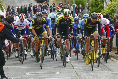 El francés Jonathan Hivert, del equipo Direct Energie, ganó el XXI Gran Premio Induráin, disputado en Navarra con un recorrido de 193 kilómetros, con salida y llegada en Estella.
