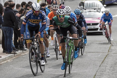 El francés Jonathan Hivert, del equipo Direct Energie, ganó el XXI Gran Premio Induráin, disputado en Navarra con un recorrido de 193 kilómetros, con salida y llegada en Estella.