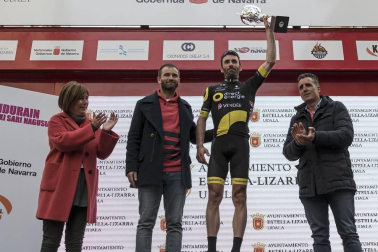 El francés Jonathan Hivert, del equipo Direct Energie, ganó el XXI Gran Premio Induráin, disputado en Navarra con un recorrido de 193 kilómetros, con salida y llegada en Estella.