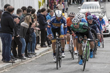 El francés Jonathan Hivert, del equipo Direct Energie, ganó el XXI Gran Premio Induráin, disputado en Navarra con un recorrido de 193 kilómetros, con salida y llegada en Estella.