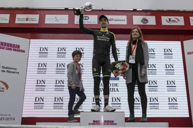 El francés Jonathan Hivert, del equipo Direct Energie, ganó el XXI Gran Premio Induráin, disputado en Navarra con un recorrido de 193 kilómetros, con salida y llegada en Estella.