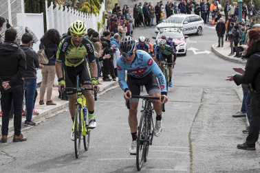El francés Jonathan Hivert, del equipo Direct Energie, ganó el XXI Gran Premio Induráin, disputado en Navarra con un recorrido de 193 kilómetros, con salida y llegada en Estella.