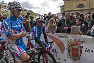 El francés Jonathan Hivert, del equipo Direct Energie, ganó el XXI Gran Premio Induráin, disputado en Navarra con un recorrido de 193 kilómetros, con salida y llegada en Estella.