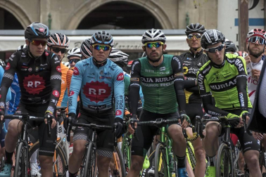 El francés Jonathan Hivert, del equipo Direct Energie, ganó el XXI Gran Premio Induráin, disputado en Navarra con un recorrido de 193 kilómetros, con salida y llegada en Estella.