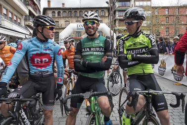 El francés Jonathan Hivert, del equipo Direct Energie, ganó el XXI Gran Premio Induráin, disputado en Navarra con un recorrido de 193 kilómetros, con salida y llegada en Estella.