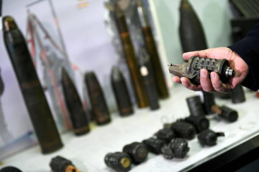 El grupo Tedax de la Policía Nacional ha desactivado más de 6.000 artefactos explosivos desde el fin de la Guerra Civil española.