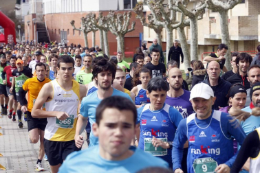 La carrera, organizada por el club Ardoi, reunió a más de medio millar de corredores.