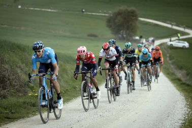 El francés Julian Alaphilippe (Deceuninck-Quick Step) cumplió los pronósticos y fue el vencedor en la segunda etapa de la Itzulia 2019, una jornada entre Zumárraga y Gorraiz de 149,5 kms.