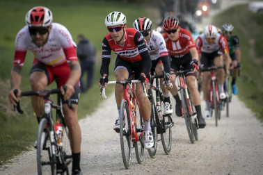 El francés Julian Alaphilippe (Deceuninck-Quick Step) cumplió los pronósticos y fue el vencedor en la segunda etapa de la Itzulia 2019, una jornada entre Zumárraga y Gorraiz de 149,5 kms.