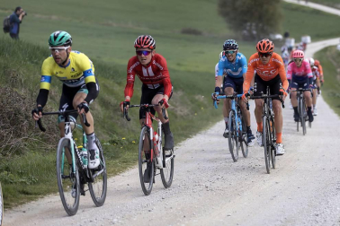El francés Julian Alaphilippe (Deceuninck-Quick Step) cumplió los pronósticos y fue el vencedor en la segunda etapa de la Itzulia 2019, una jornada entre Zumárraga y Gorraiz de 149,5 kms.