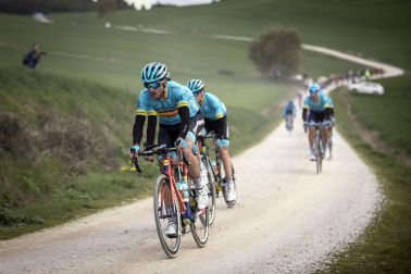 El francés Julian Alaphilippe (Deceuninck-Quick Step) cumplió los pronósticos y fue el vencedor en la segunda etapa de la Itzulia 2019, una jornada entre Zumárraga y Gorraiz de 149,5 kms.
