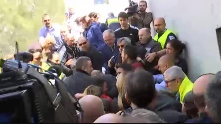 Estudiantes de la UAB tratan de impedir por la fuerza un acto de Álvarez de Toledo