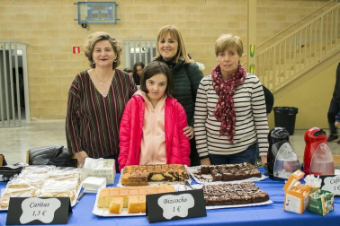 La VII Jornada de Solidaridad del colegio del Puy de Estella reunió el 5 de abril a alumnado, profesorado, familias y amigos de este centro en las instalaciones educativas para participar en un intenso programa de actividades gracias al cual se consiguieron recuadar fondos para poner en marcha un proyecto de ayuda en Kiongwani (Kenia).
