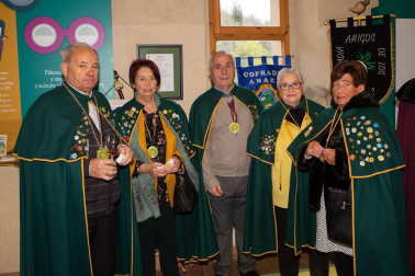 El domingo 7 de abril, la Cofradía del Relleno de Navarra celebró su XIV Capítulo , acto en el que reunió a cofrades de Honor, cofrades de Mérito, cofrades Numerarios y autoridades en el Batán de Villava. Además, representantes de otras 25 cofradías, nacionales e internacionales, acompañaron a esta agrupación gastronómica, en un día de fiesta que contó con la participación de la coral Atarrabia Abesbatza y un gran almuerzo para los presentes.