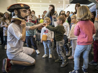 El Palacio de Congresos y Auditorio Baluarte de Pamplona acoge del 12 al 14 de abril una feria con todo tipo de actividades para la familia.