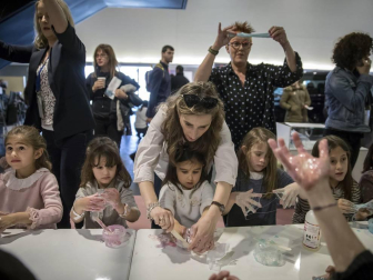 El Palacio de Congresos y Auditorio Baluarte de Pamplona acoge del 12 al 14 de abril una feria con todo tipo de actividades para la familia.
