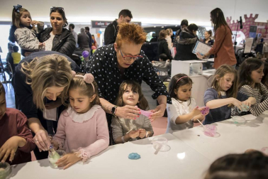 El Palacio de Congresos y Auditorio Baluarte de Pamplona acoge del 12 al 14 de abril una feria con todo tipo de actividades para la familia.