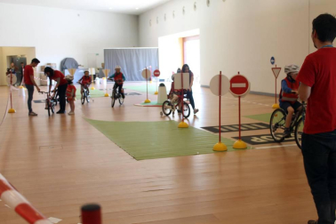 El Palacio de Congresos y Auditorio Baluarte de Pamplona acoge del 12 al 14 de abril una feria con todo tipo de actividades para la familia.