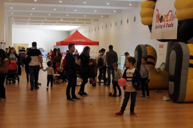 El Palacio de Congresos y Auditorio Baluarte de Pamplona acoge del 12 al 14 de abril una feria con todo tipo de actividades para la familia.