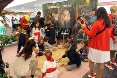 El Palacio de Congresos y Auditorio Baluarte de Pamplona acoge del 12 al 14 de abril una feria con todo tipo de actividades para la familia.