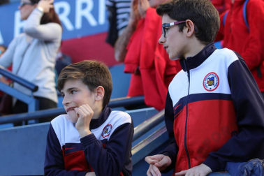 Fotos del búscate en la grada del Osasuna - Deportivo