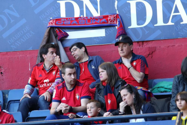 Fotos del búscate en la grada del Osasuna - Deportivo