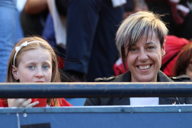 Fotos del búscate en la grada del Osasuna - Deportivo