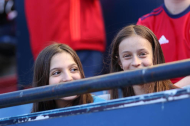 Fotos del búscate en la grada del Osasuna - Deportivo
