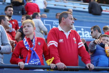 Fotos del búscate en la grada del Osasuna - Deportivo