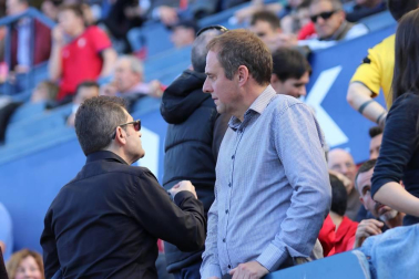 Fotos del búscate en la grada del Osasuna - Deportivo