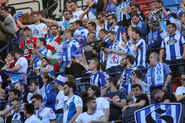 Fotos del búscate en la grada del Osasuna - Deportivo