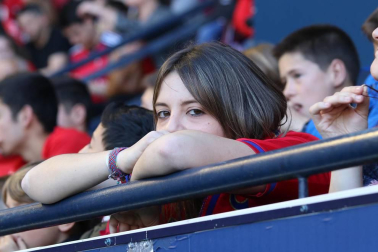 Fotos del búscate en la grada del Osasuna - Deportivo