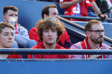 Fotos del búscate en la grada del Osasuna - Deportivo