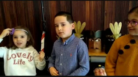 Los niños toman el micro en Expofamily