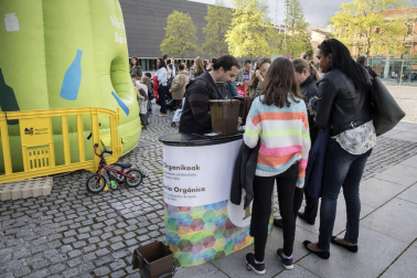 El Palacio de Congresos y Auditorio Baluarte de Pamplona acoge del 12 al 14 de abril una feria con todo tipo de actividades para la familia.
