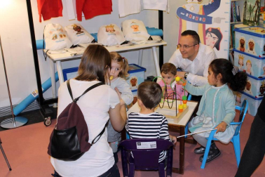 El Palacio de Congresos y Auditorio Baluarte de Pamplona acoge del 12 al 14 de abril una feria con todo tipo de actividades para la familia.