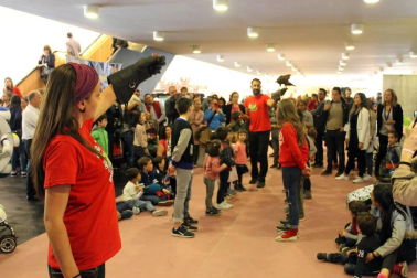 El Palacio de Congresos y Auditorio Baluarte de Pamplona acoge del 12 al 14 de abril una feria con todo tipo de actividades para la familia.