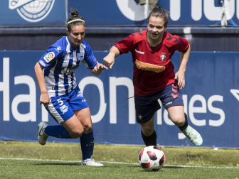 Galería de imágenes del Osasuna-Alavés disputado este domingo en El Sadar.