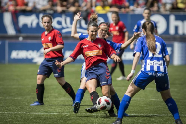 Galería de imágenes del Osasuna-Alavés disputado este domingo en El Sadar.