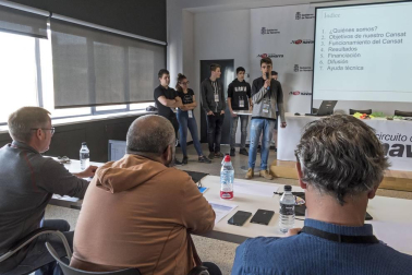 La I Edición CanSat Navarra reunió en el Circuito de los Arcos a 10 equipos de estudiantes con el objetivo de montar un satélite con forma de lata