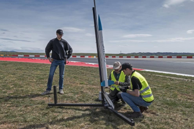 La I Edición CanSat Navarra reunió en el Circuito de los Arcos a 10 equipos de estudiantes con el objetivo de montar un satélite con forma de lata