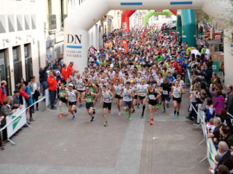 Miguel Aristu y Marta Malón se han impuesto en la prueba larga -10 kilómetros- de la XXX Carrera Popular Hiru-Herri, mientras que Atarratze Rota y Vanesa Pacha han sido los más rápidos en la corta (5 kilómetros).