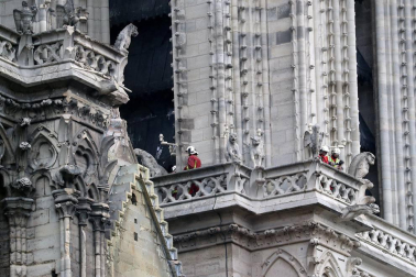 Imágenes del incendio en la catedral Notre Dame de París.