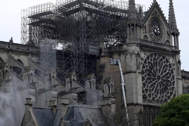 Imágenes del incendio en la catedral Notre Dame de París.