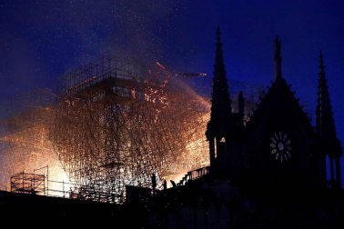 Imágenes del incendio en la catedral Notre Dame de París.