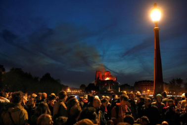 Imágenes del incendio en la catedral Notre Dame de París.