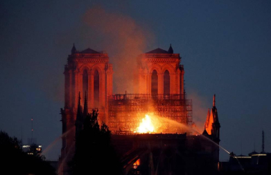 Imágenes del incendio en la catedral Notre Dame de París.